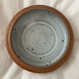 Hamilton & Jones Stoneware shallow dish